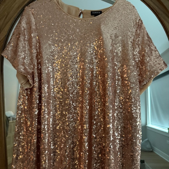 Sequin Rose Gold Top - Picture 4 of 9
